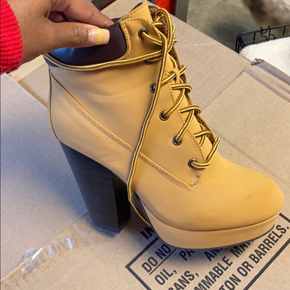 Timberland boots - Picture 1 of 3